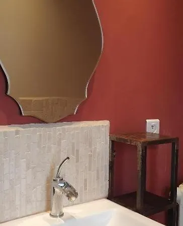 Le Passage Bed and Breakfast Καρκασόν